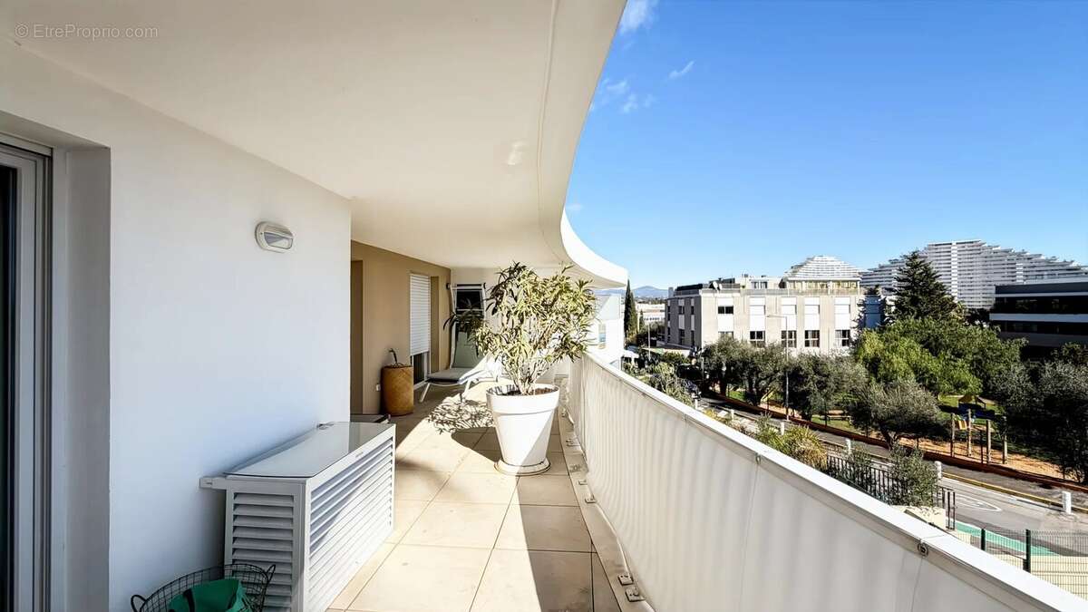 Appartement à VILLENEUVE-LOUBET