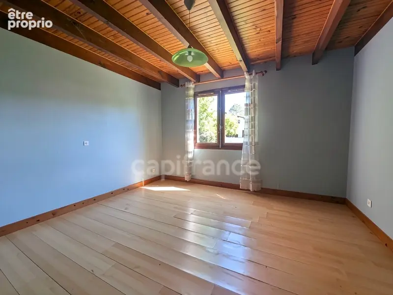 Maison à vendre 7 pièces LEOGNAN (33) - Garage - Piscine - 5 chambres - 2 SdB - photo 7