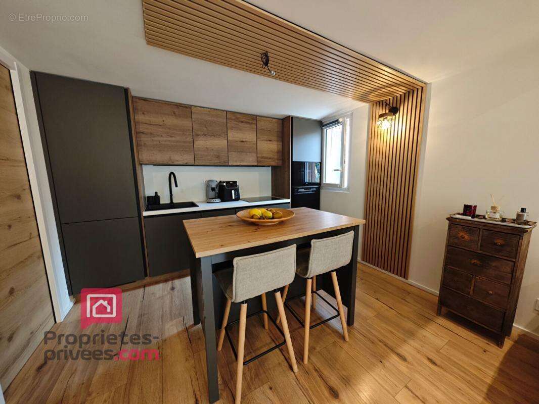 Maison à BAGNOLS-EN-FORET