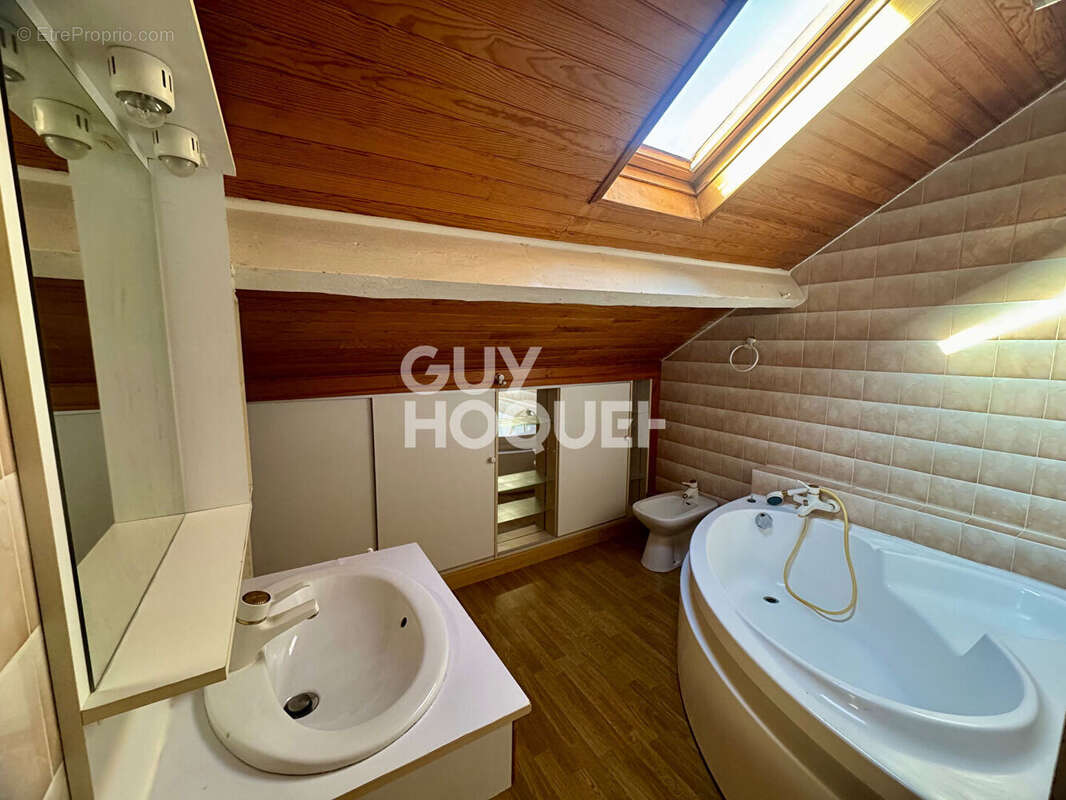 Maison à LE CREUSOT