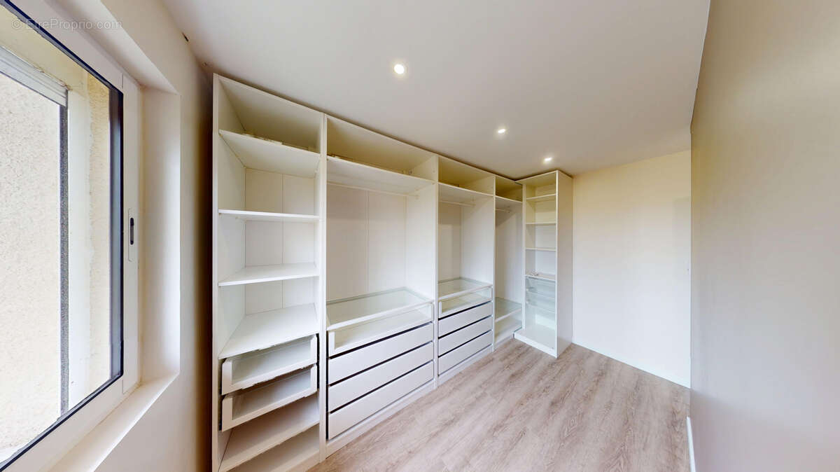 Maison à MIRANDOL-BOURGNOUNAC