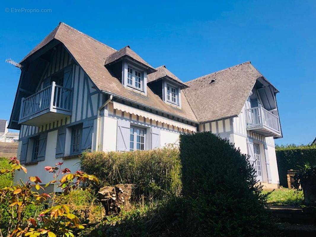 Maison à NOTRE-DAME-DE-GRAVENCHON