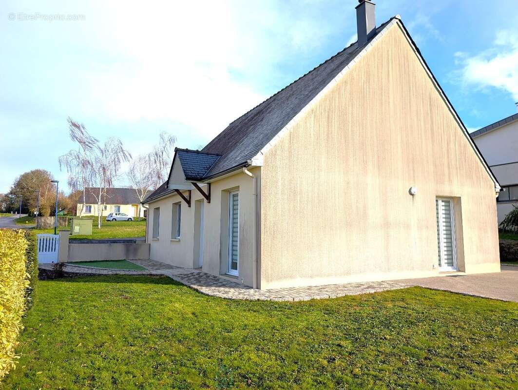 Maison à LA CHAPELLE-CARO