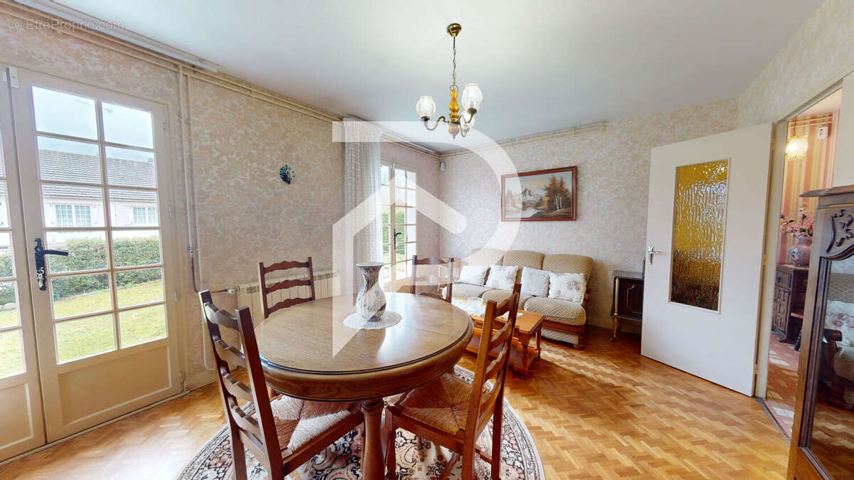 Maison à BOURAY-SUR-JUINE