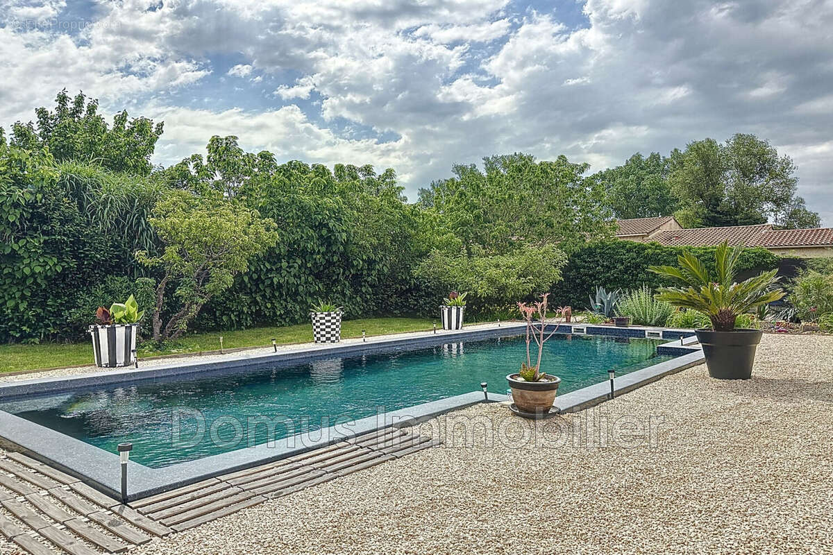 Maison à MORIERES-LES-AVIGNON