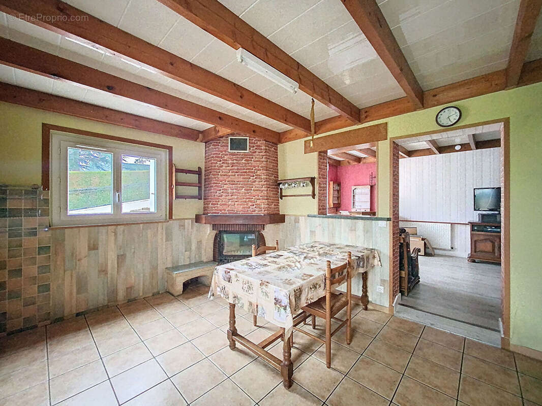 Maison à SAINT-ETIENNE-DE-CHIGNY