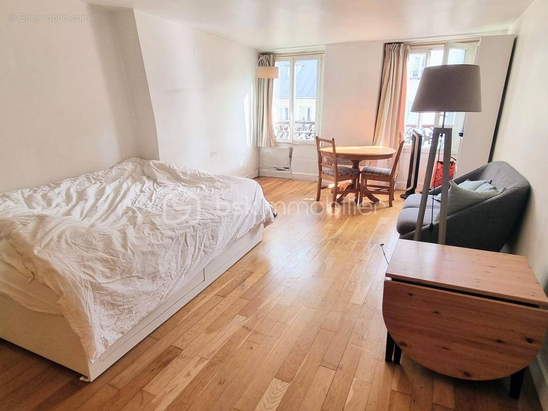 Appartement à PARIS-10E