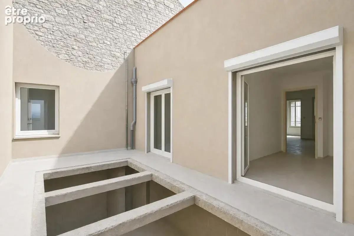 Maison de ville rénovée avec patio et garage - photo 10