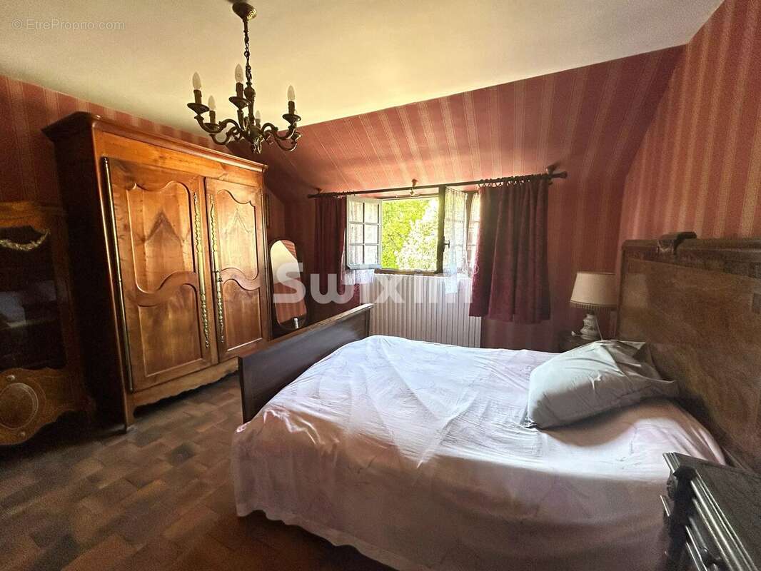 Maison à JOUX-LA-VILLE
