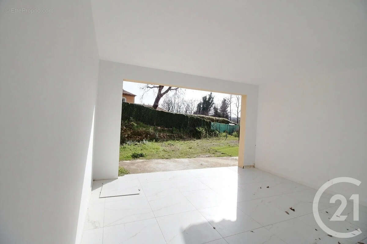 Appartement à VALBONNE