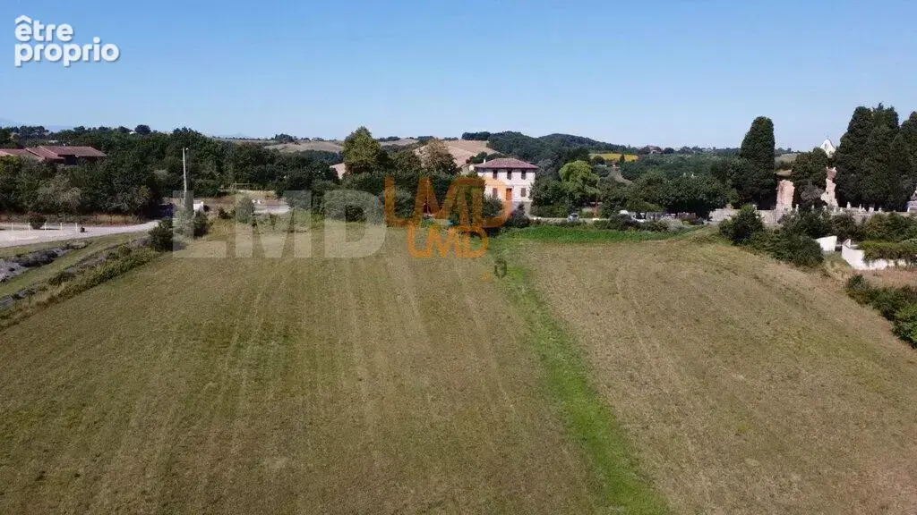 Terrain à BAX
