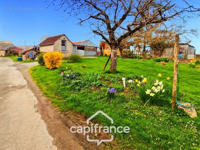 Maison à SAVIGNY-SUR-BRAYE