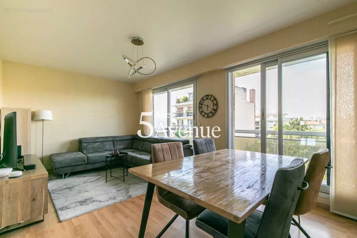 Appartement à SAINT-MAUR-DES-FOSSES