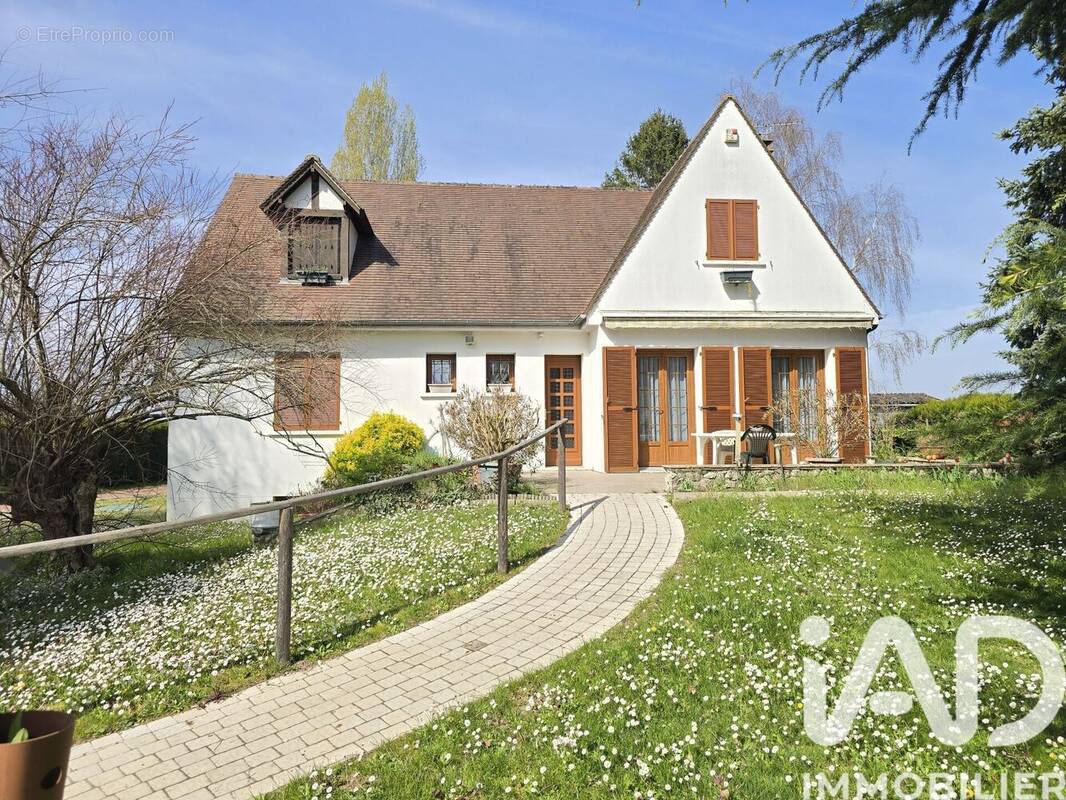 Photo 1 - Maison à MEZIERES-LEZ-CLERY