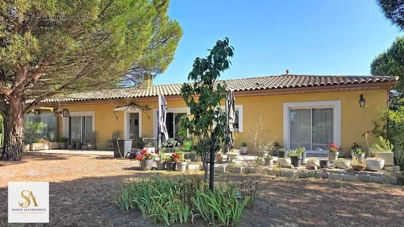 VILLARDONNEL – Villa de plain-pied avec garage, 4 chambres et bureau, sur un terrain de 3 577 m² avec vue dégagée sur la Montagn - photo 22