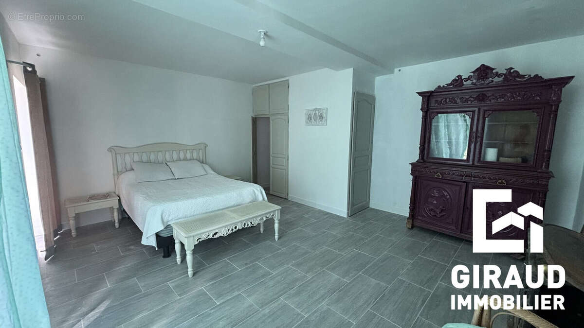 Maison 117 m² à Breuil-Barret  - photo 7
