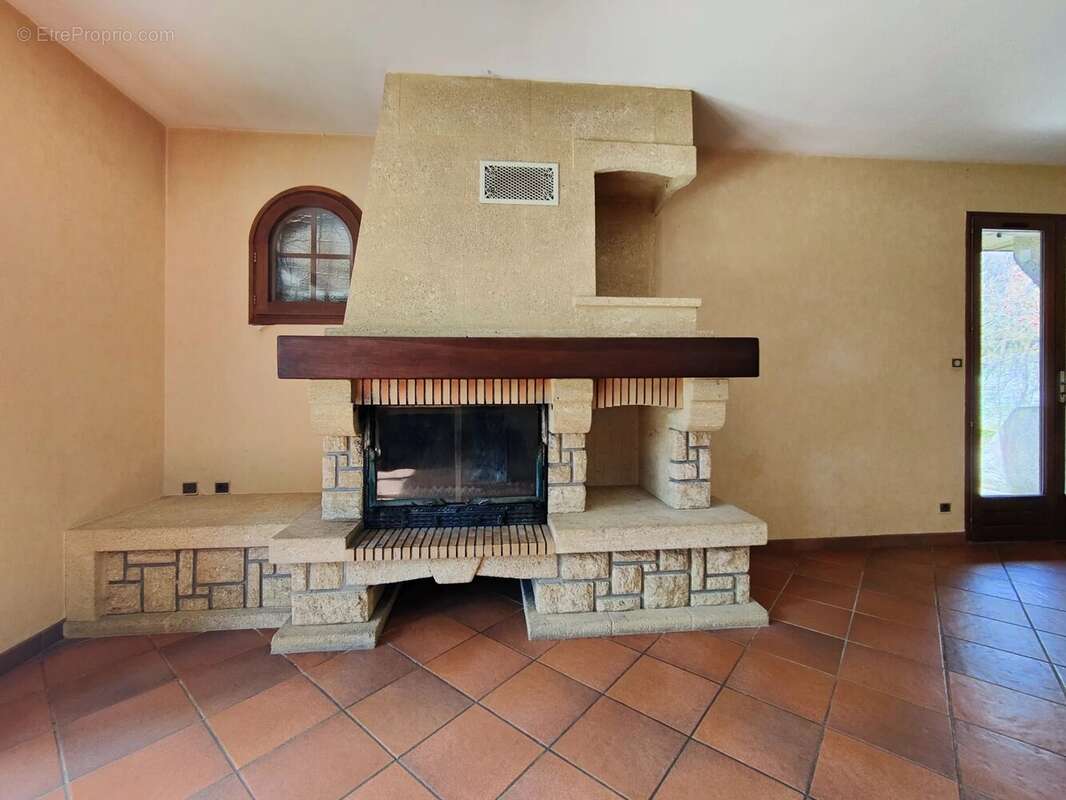 Maison à SAUCATS