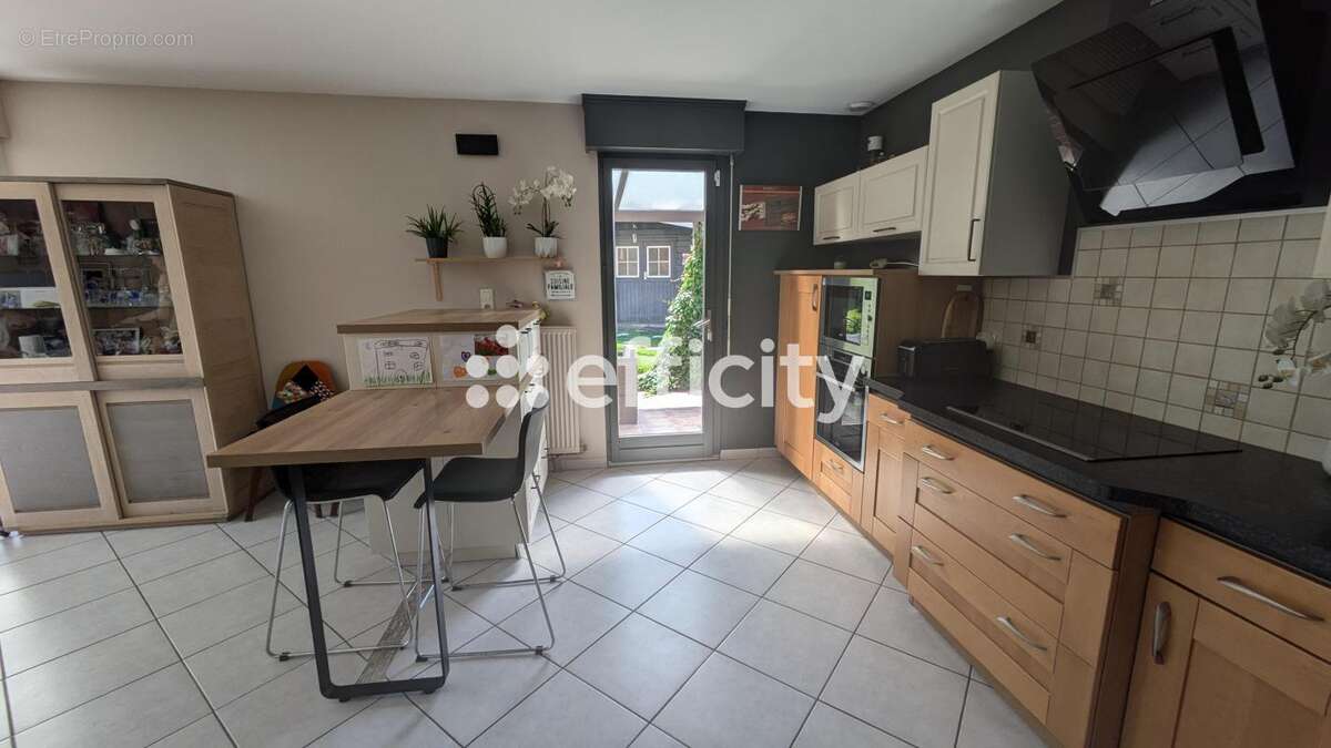 Maison à GONDECOURT