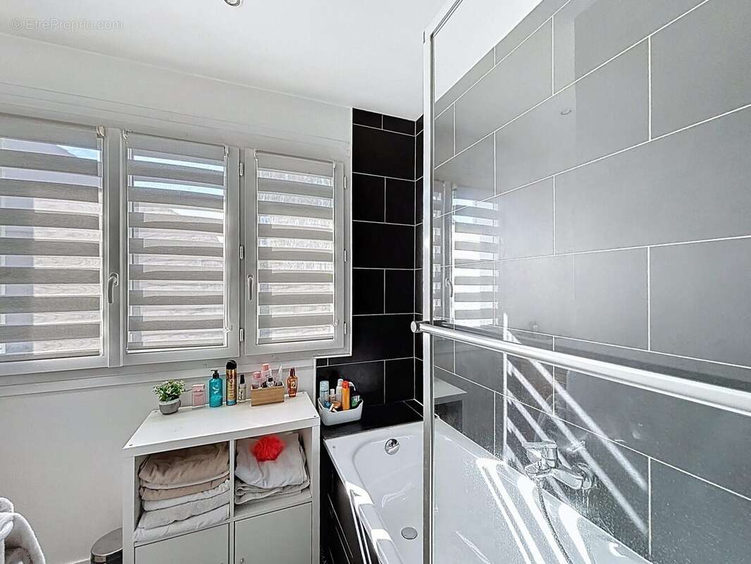 Salle de bains - Maison à LES LOGES-EN-JOSAS