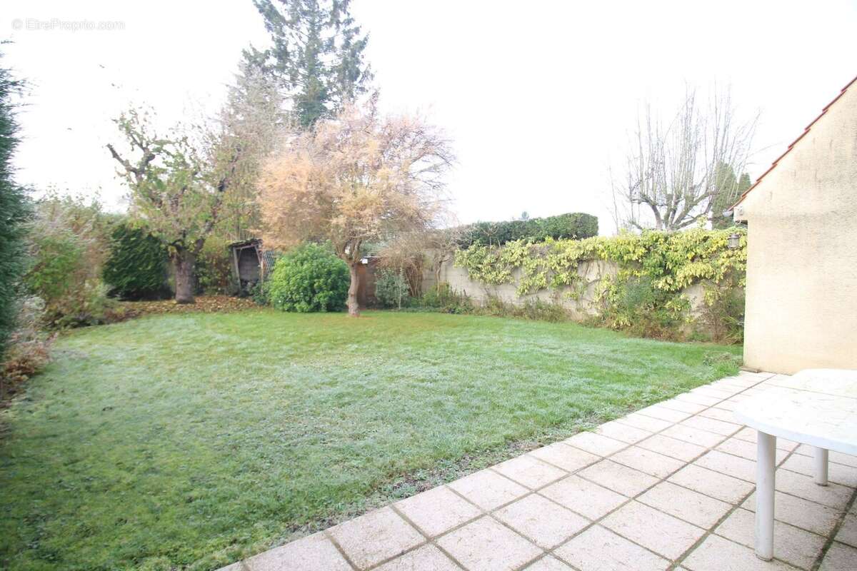 Maison à CIRES-LES-MELLO