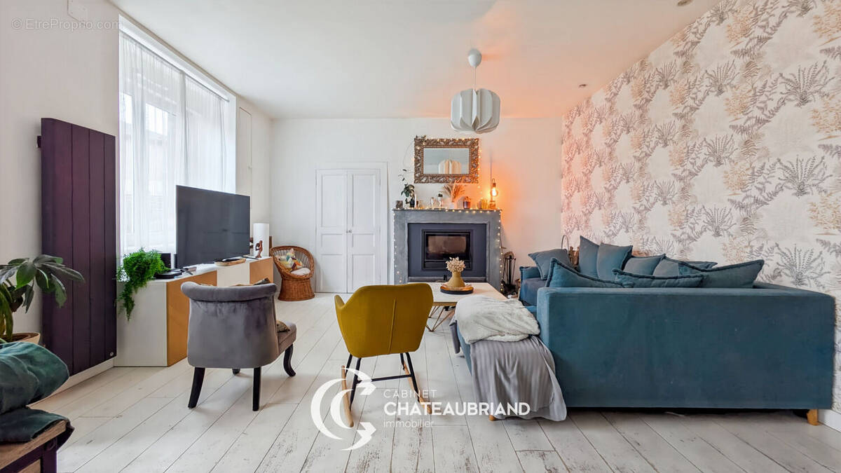 Maison à LA CHAPELLE-AUX-FILTZMEENS