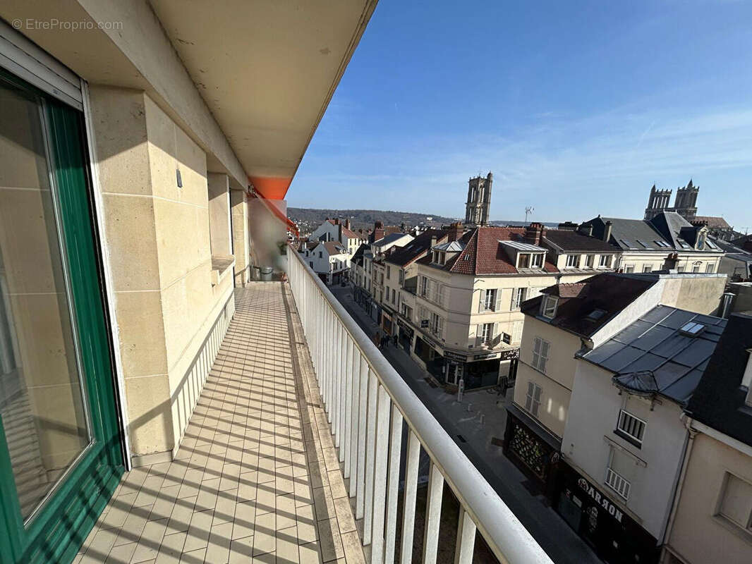 Appartement F2 au centre ville de Mantes la jolie, avec place de stationnement - photo 3