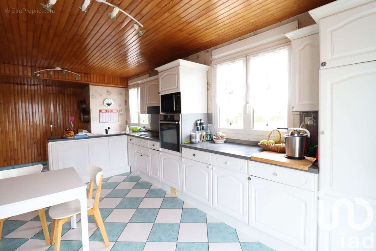 Maison 276 m² à Semblancay  - photo 4