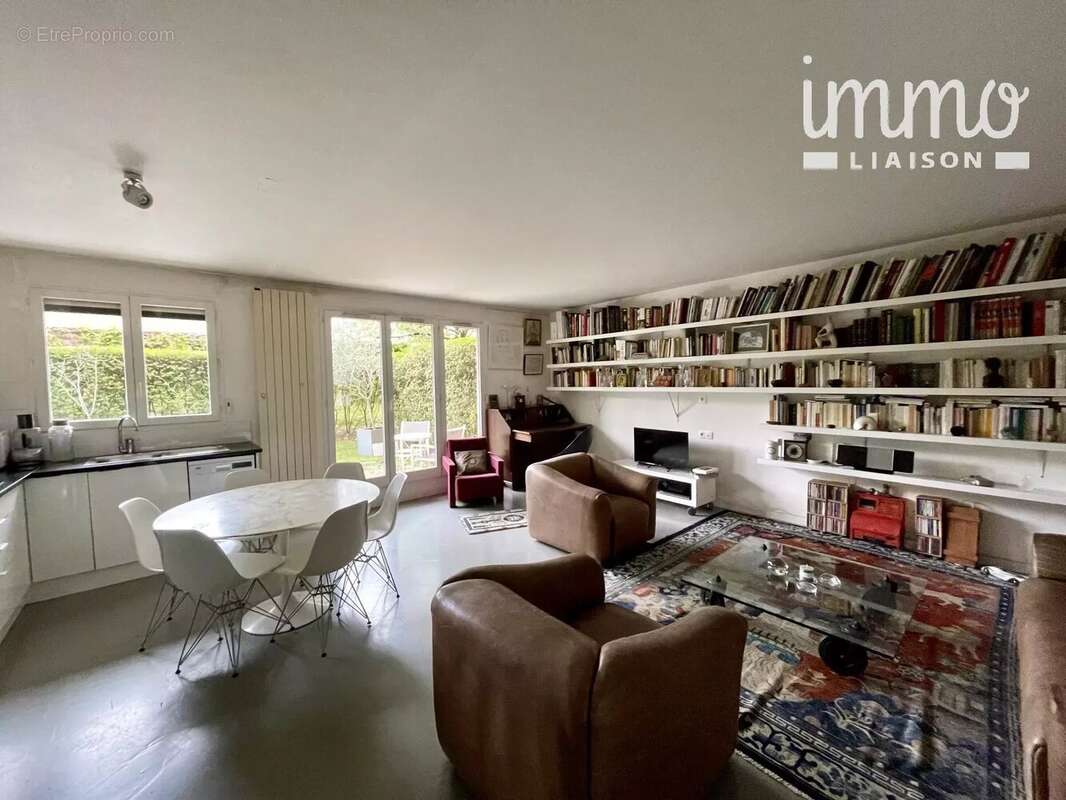 Appartement à PARIS-14E