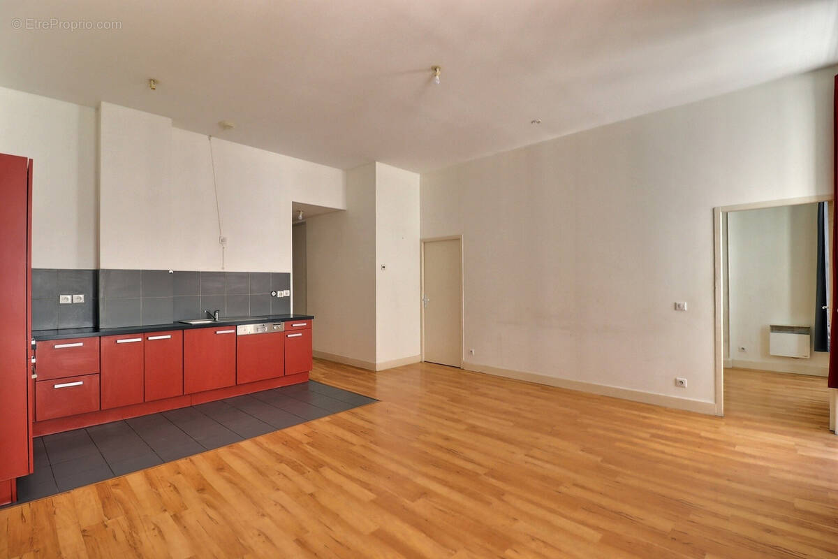 Appartement à MARSEILLE-2E
