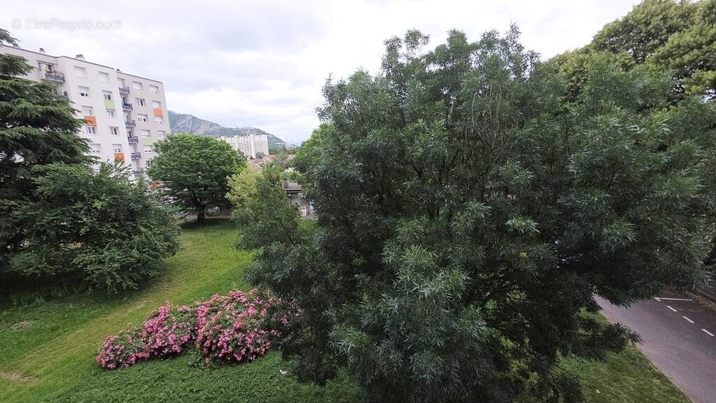 Appartement à SEYSSINET-PARISET