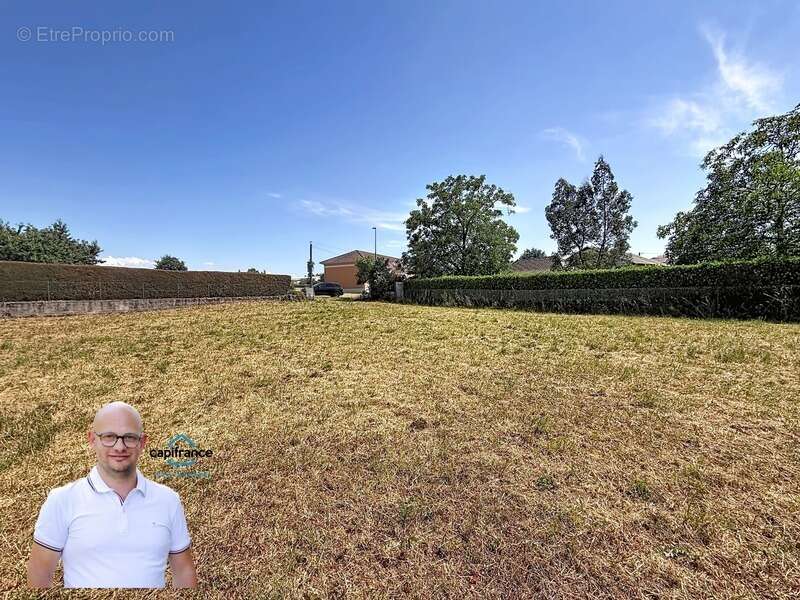 Terrain à vendre de 802,00 m² LES AVENIERES (38) - photo 5