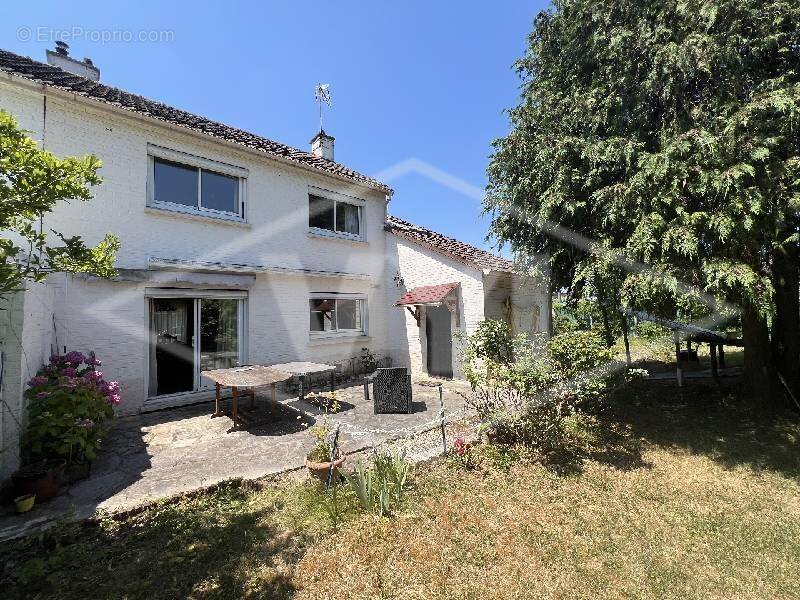 Maison à COMBS-LA-VILLE
