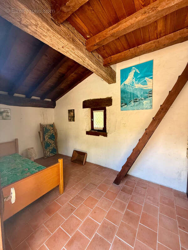 Maison à SAINT-MARTIN-DE-BEAUVILLE