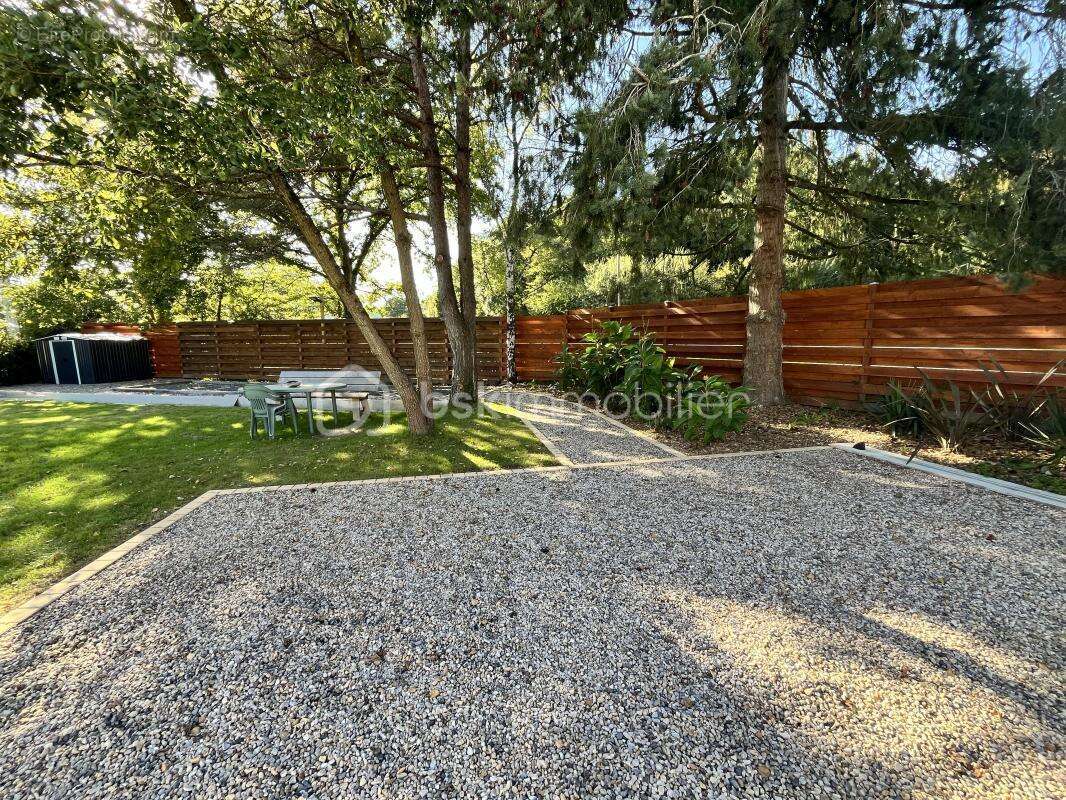 Maison à LA BOISSIERE-DU-DORE