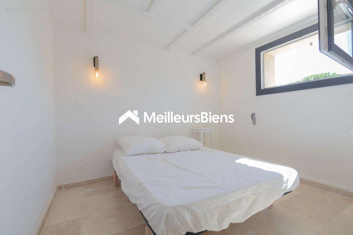 Maison à ROQUEBRUNE-SUR-ARGENS