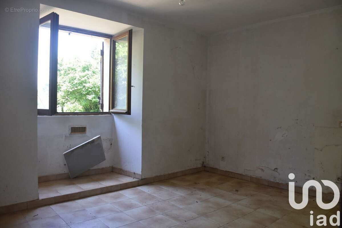 Maison 255 m² à Loze  - photo 5