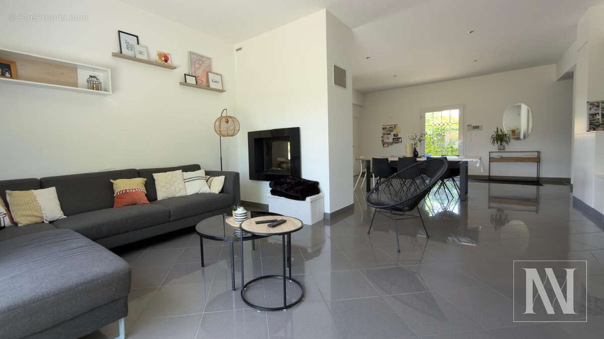 Superbe maison familiale de 177 m2 avec piscine et double garage - photo 8