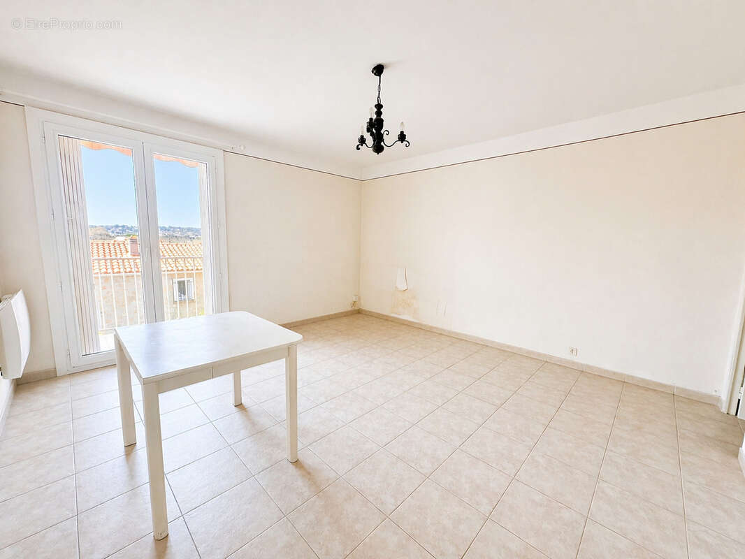 Appartement à SIX-FOURS-LES-PLAGES