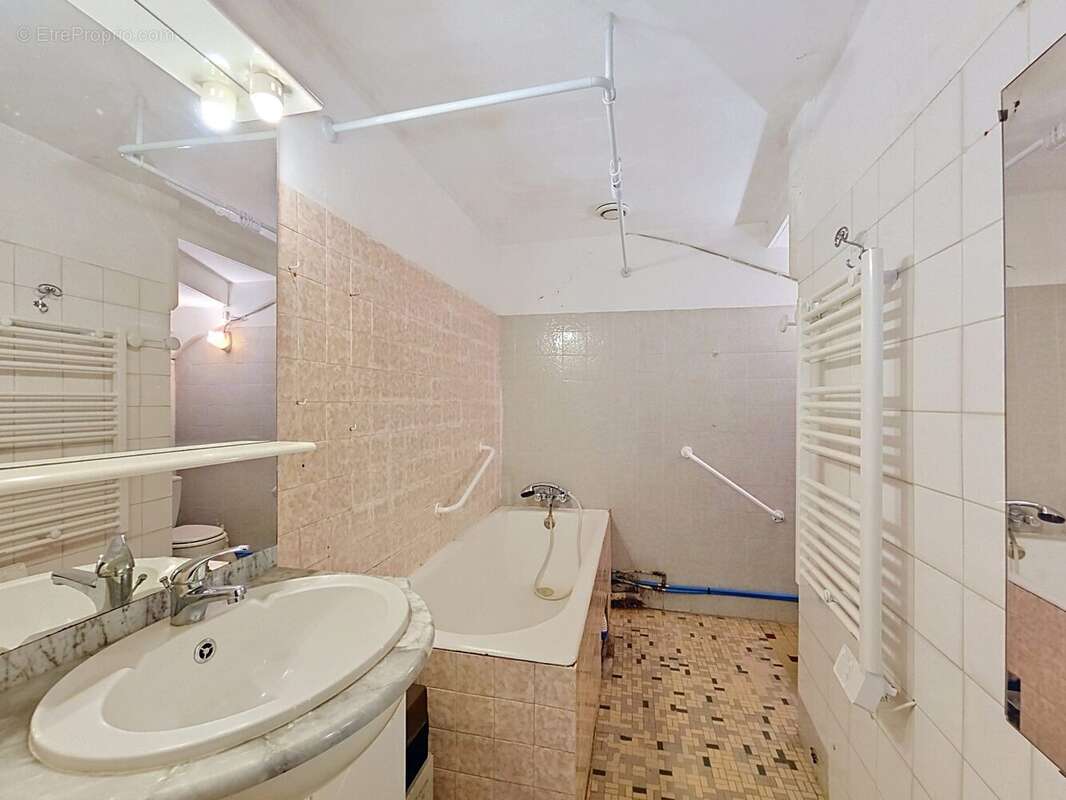 Maison 210 m² à Bourg-Saint-Bernard  - photo 7