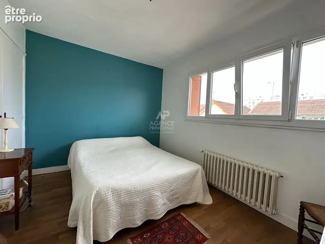 VIROFLAY -  Maison de 5 pièces et vaste garage - photo 14