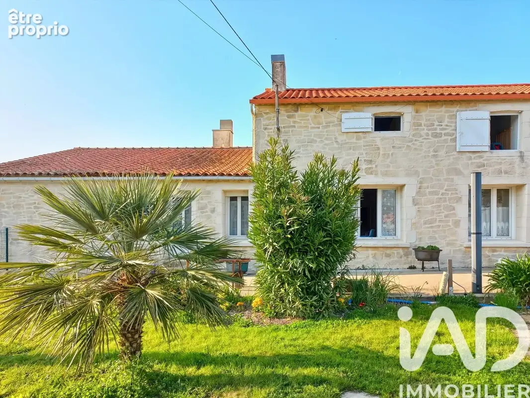 Photo 1 - Maison à SAINT-MATHURIN