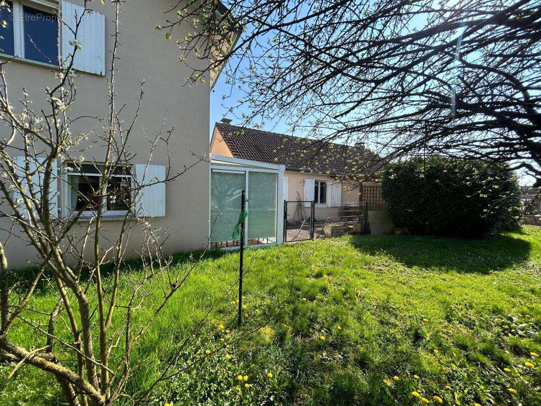 Maison à IZEURE