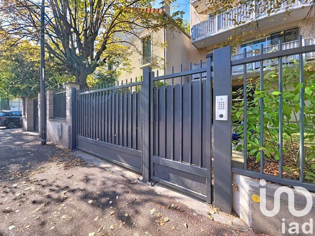 Photo 4 - Parking à RUEIL-MALMAISON