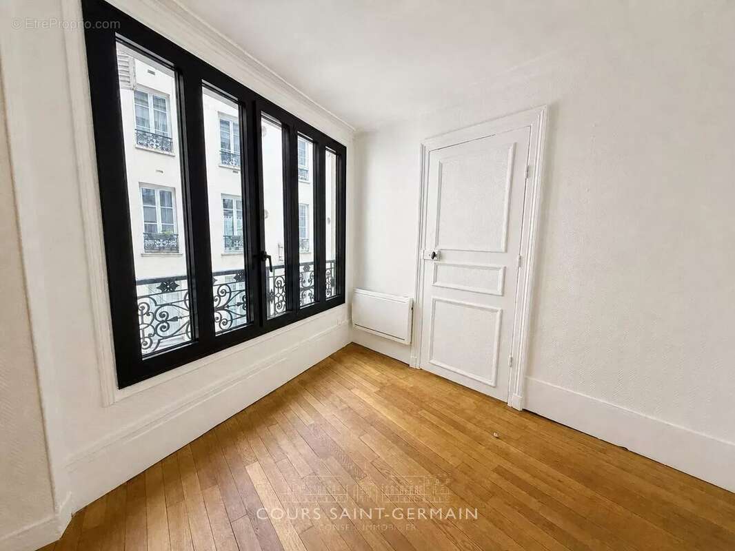 Appartement à PARIS-3E