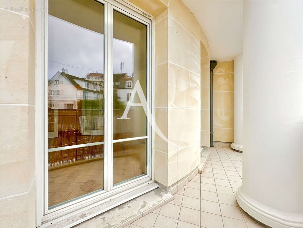 Appartement à SAINT-CYR-L'ECOLE