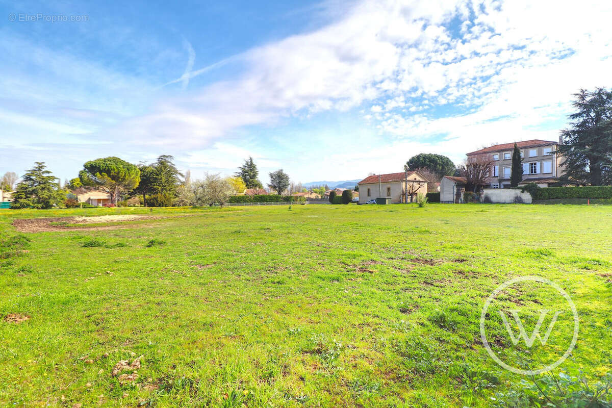 Terrain à MONTMEYRAN