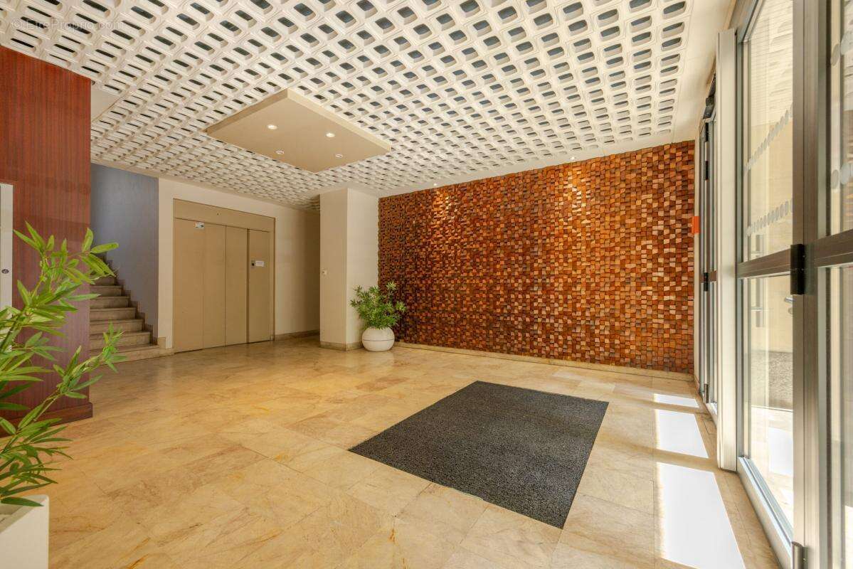 T4 en dernier étage de 97 m² - photo 9