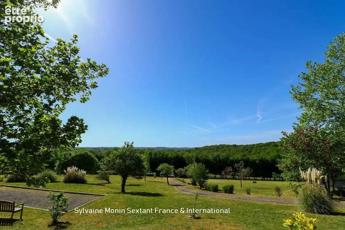 Calme absolu et vue dégagée pour cet ensemble immobilier de 3 maisons avec 3 piscines sur 2 hectares - photo 18