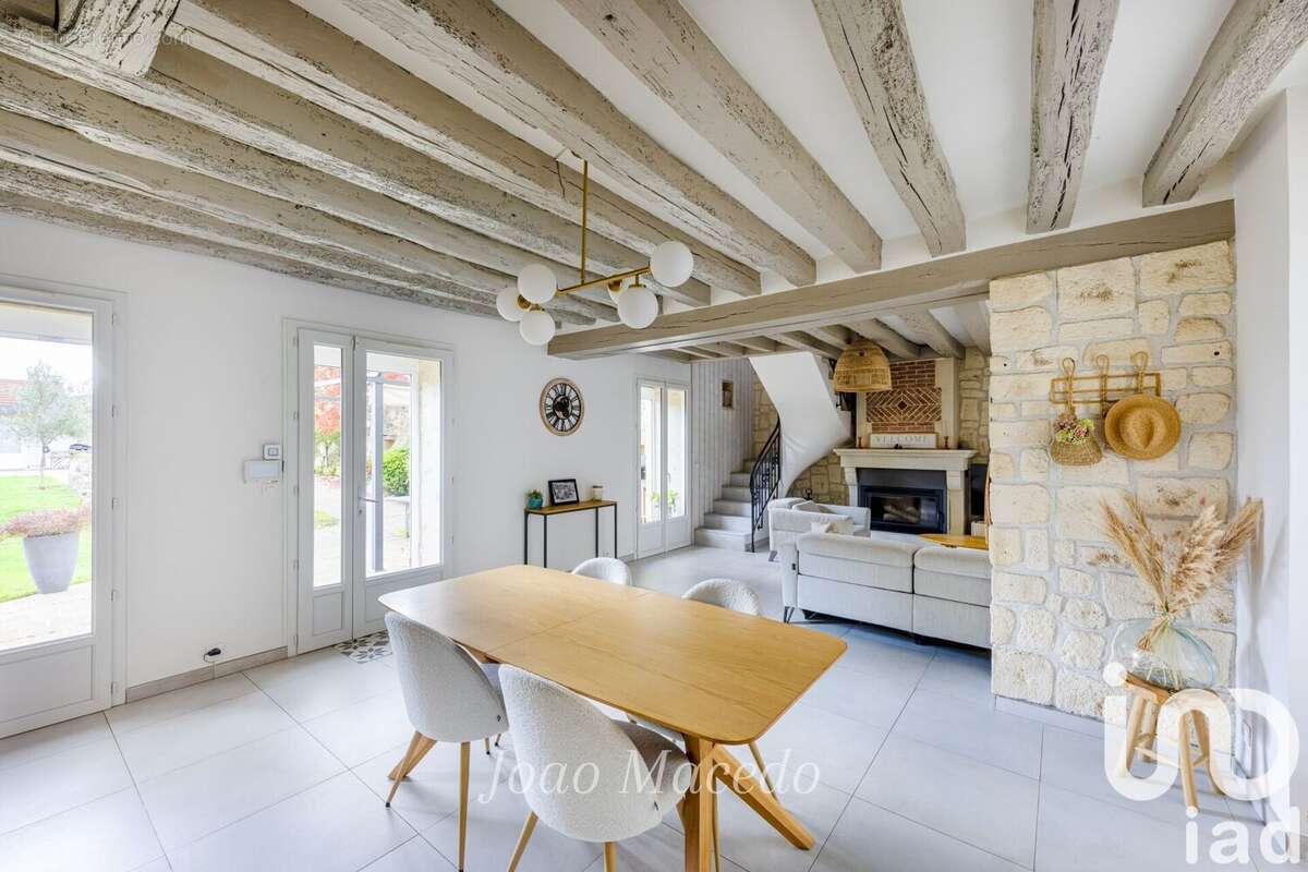 Photo 2 - Maison à VIGNY