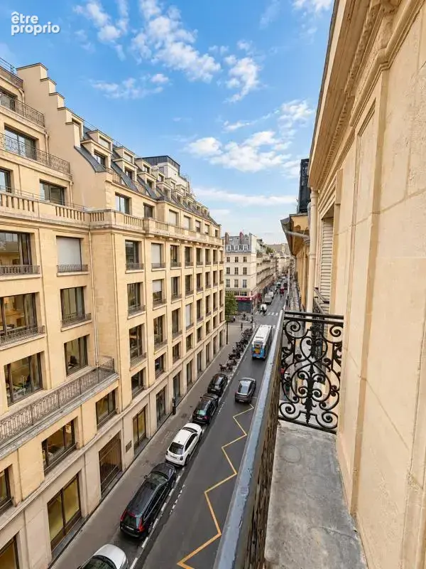 Paris 9e – Rue Drouot – Appartement traversant de 157 m² avec balcon - photo 10